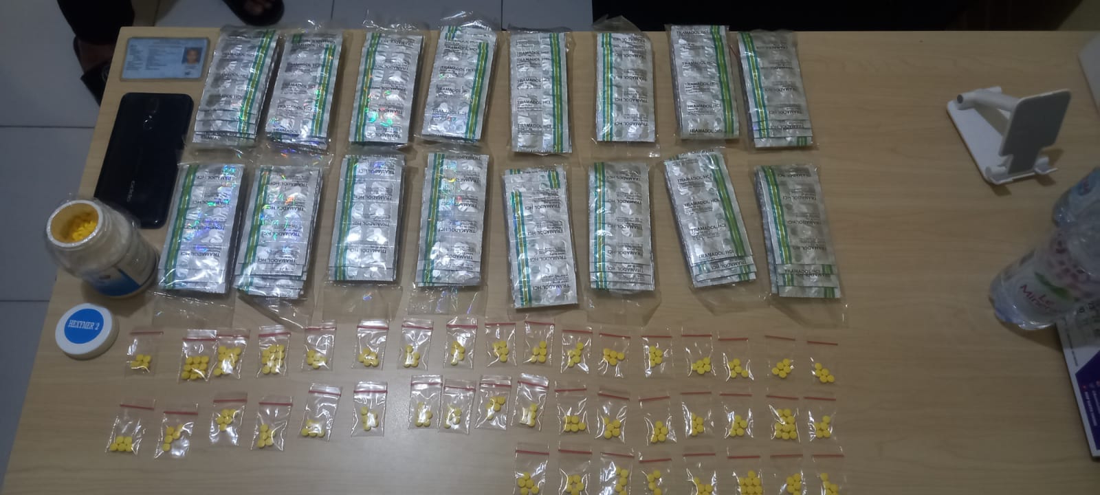 Sat Resnarkoba Polres Metro Tangerang Kota Amankan Pengedar Obat Terlarang