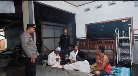 Pastikan Aman di Malam Hari, Personil Polsek Patia Laksanakan Patroli Malam