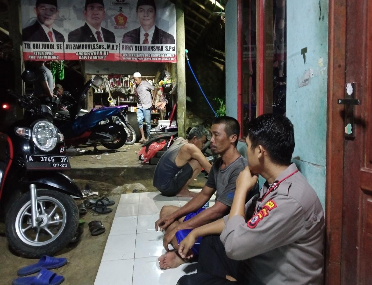 Anggota Polsek Pagelaran Tidak Henti Hentinya Rutin Lakukan Patroli Di Jam Rawan
