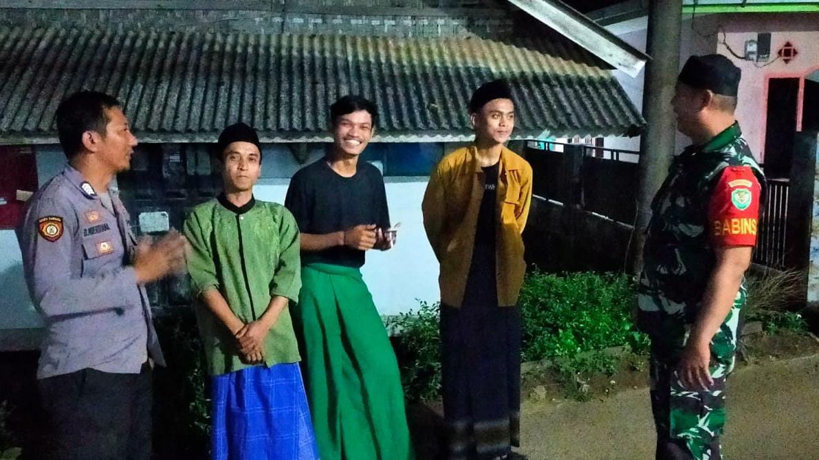 Cegah Terjadinya Gangguan Kamtibmas Polsek Saketi laksanakan Patroli Malam 