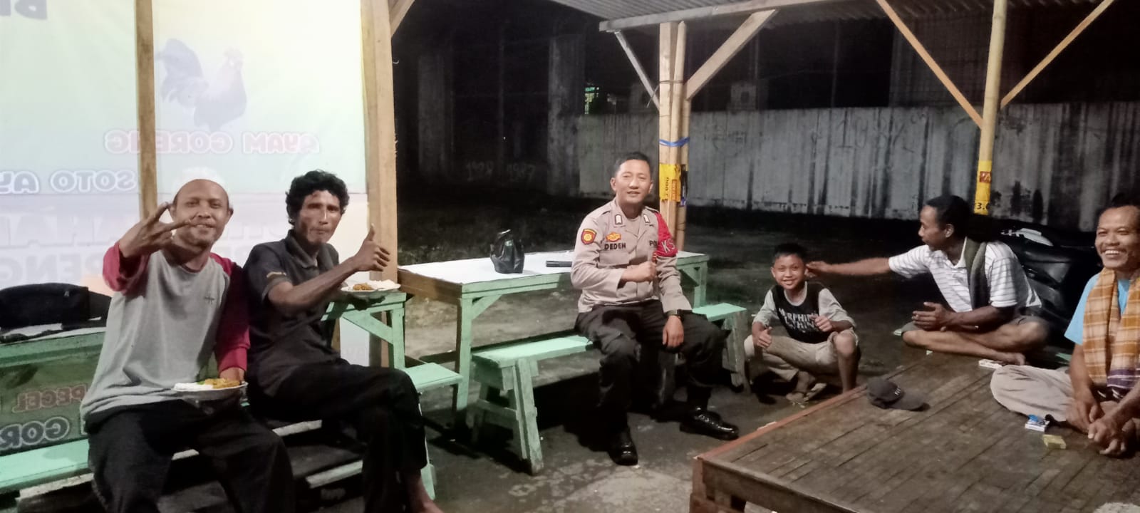 Polsek Saketi laksanakan Patroli Malam Untuk Menciptakan Situasi Yang Kondusif