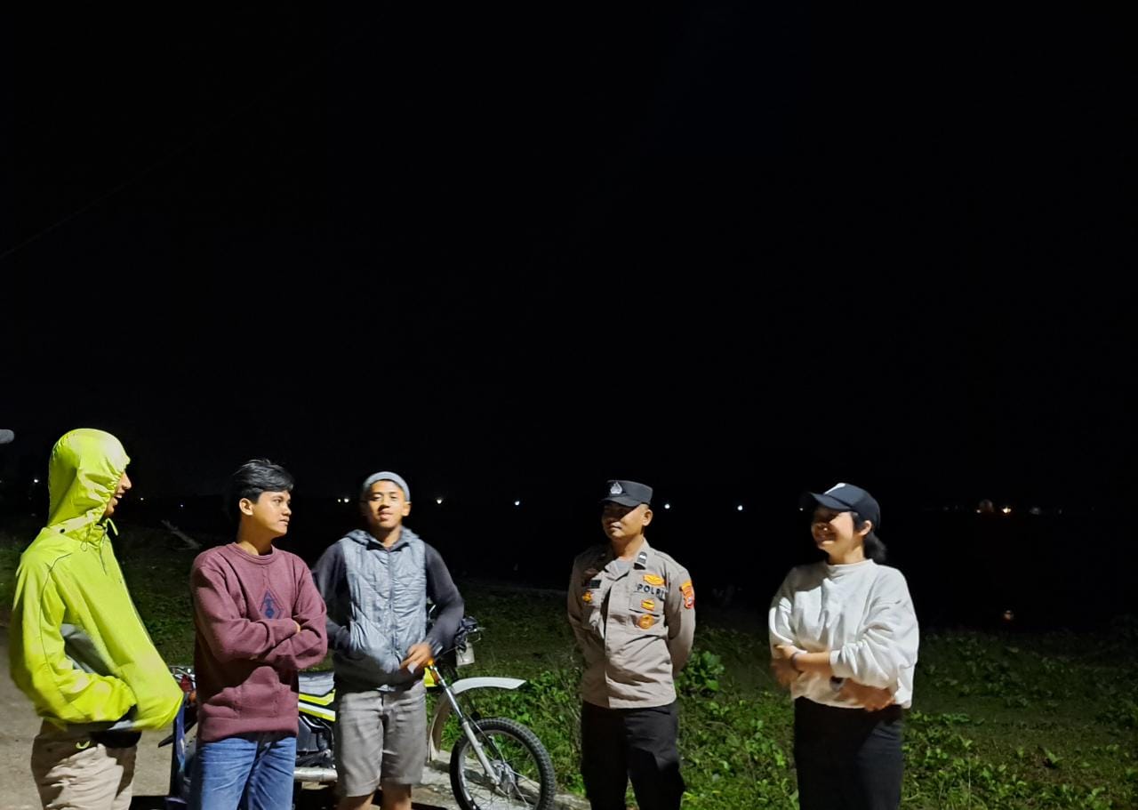 Tekan Kriminalitas Anggota Polsek Sumur Laksanakan Patroli Malam