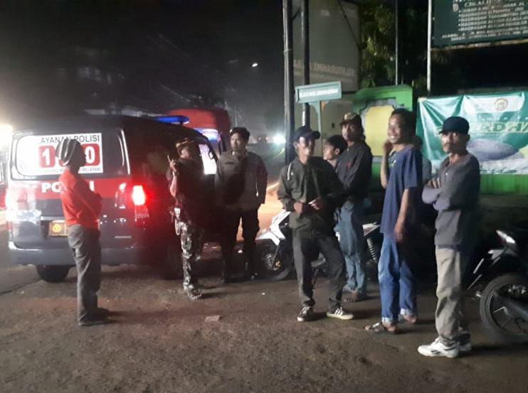 Jelang Hari Raya lebaran Polsek Saketi Patroli Malam untuk Ciptakan Situasi Kamtibmas Kondusif