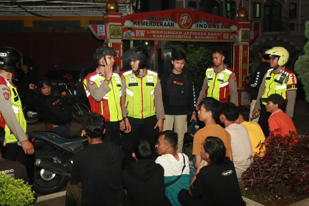 Pesta Miras Saat Takbiran Puluhan Pemuda di Karawang Diringkus Polisi