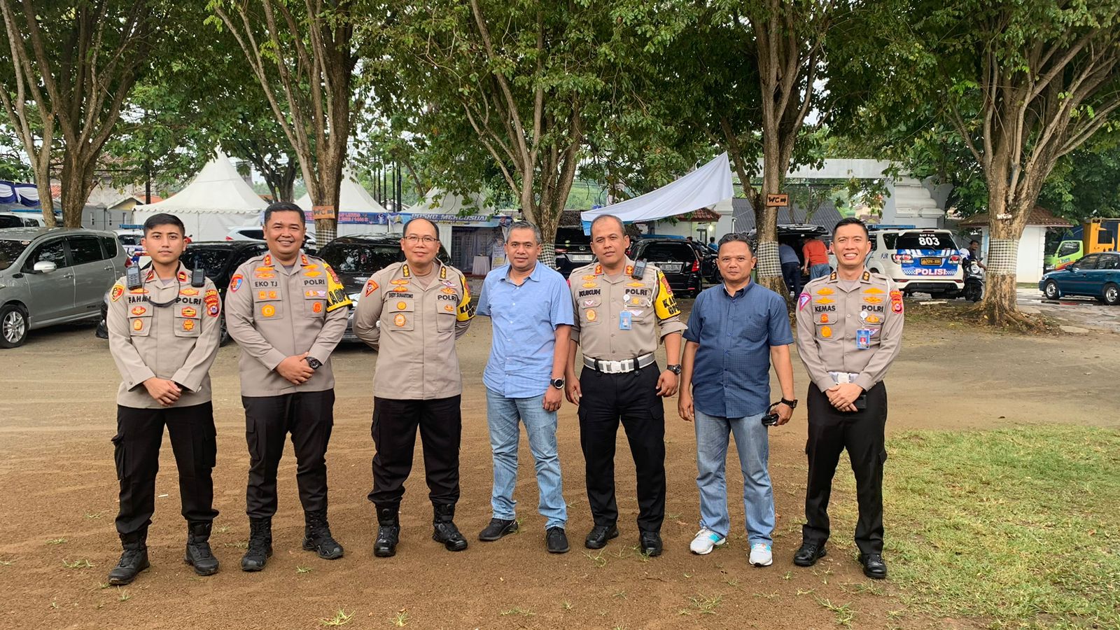Polda Banten Laksanakan One Way Jalur Wisata Anyer – Carita