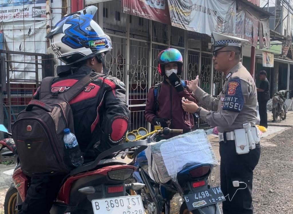 Satlantas Polres Karawang Ingatkan Pemudik Asal Jabodetabek untuk Berhati-hati