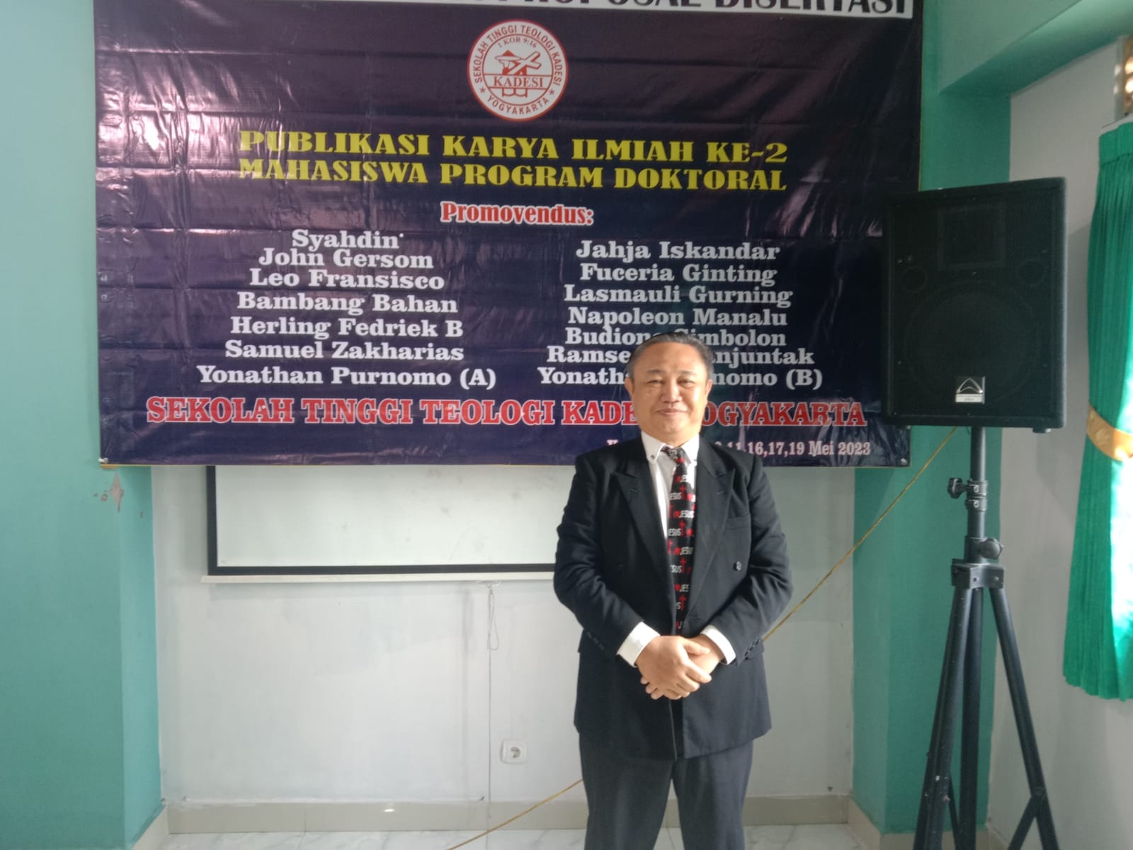 Gembala Sidang GPIAI Filadelfia Bogor hari ini Sidang Terbuka Karya Ilmiah Disertasi Doktoral di STT KADESI YOGYAKARTA