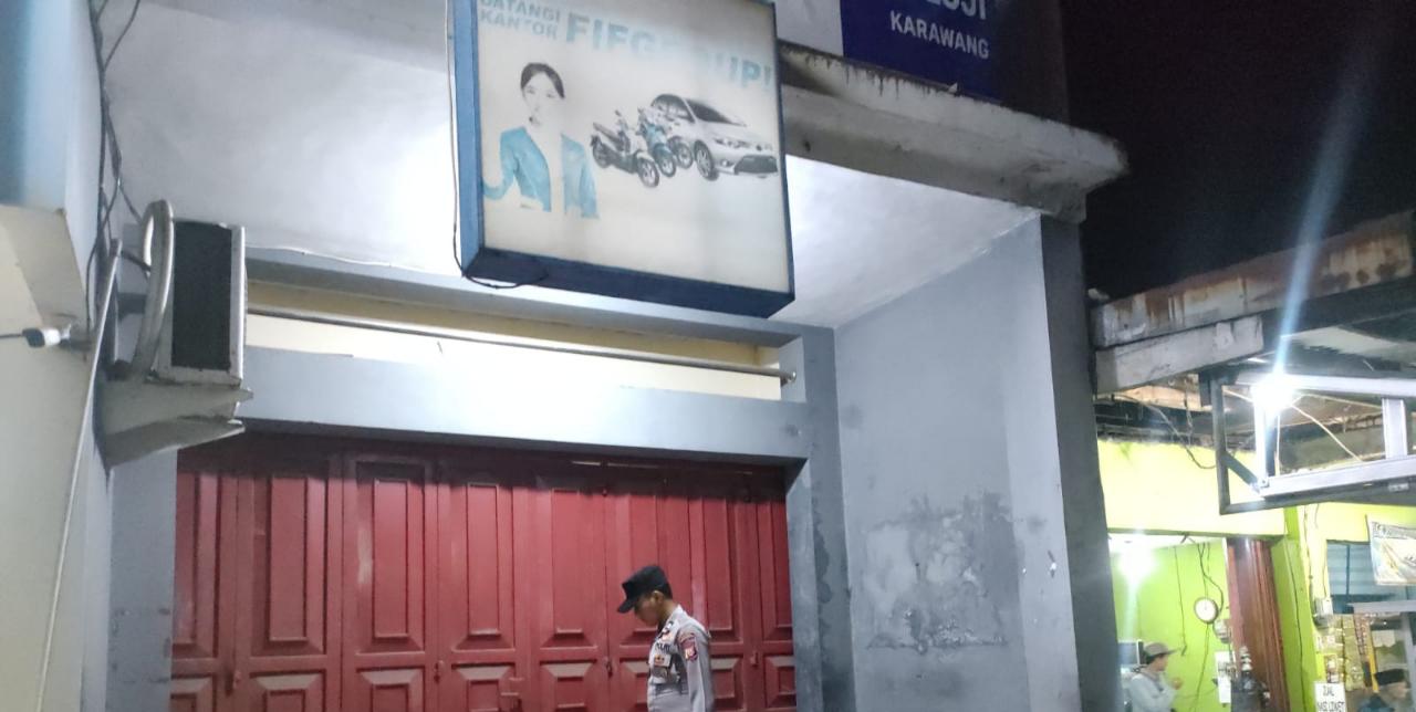 Mencegah Kejahatan Polsek Tegalwaru Polres Karawang Patroli Pertokoan