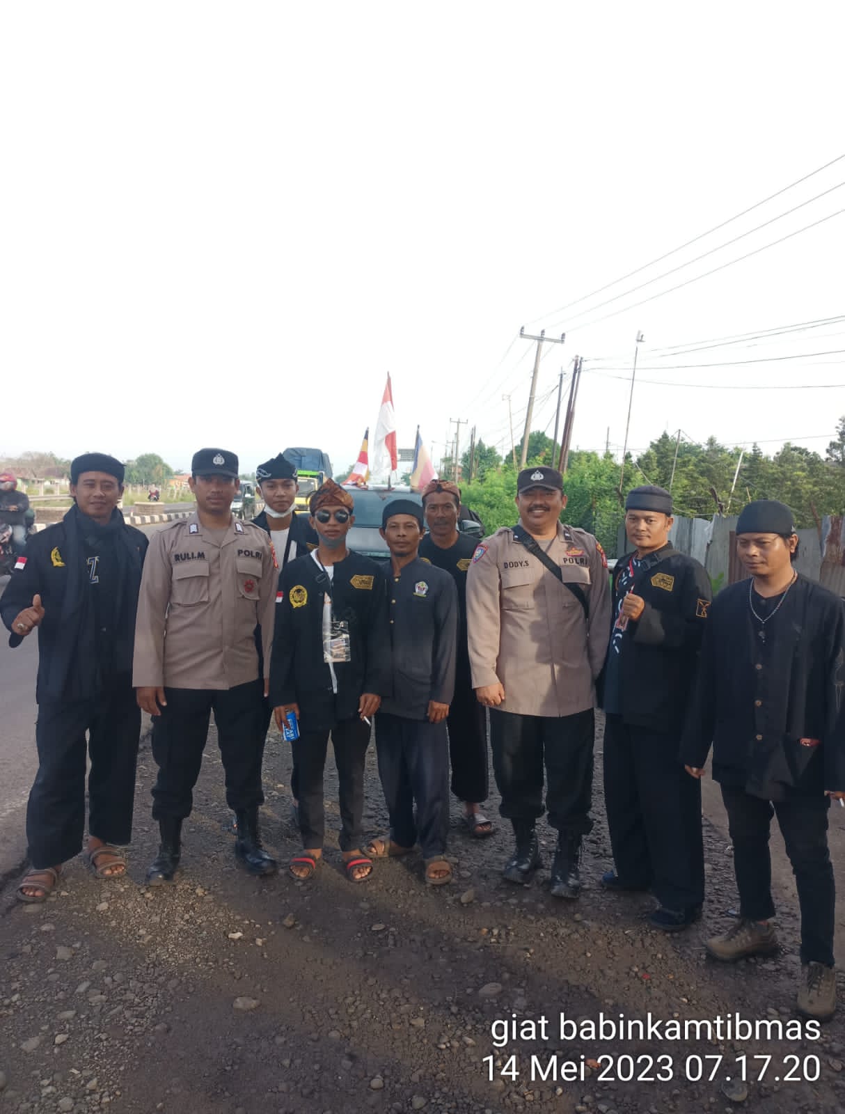 Perkuat Sinergitas, TNI – POLRI Bersama-Sama Gelar Patroli Sambang Masyarakat