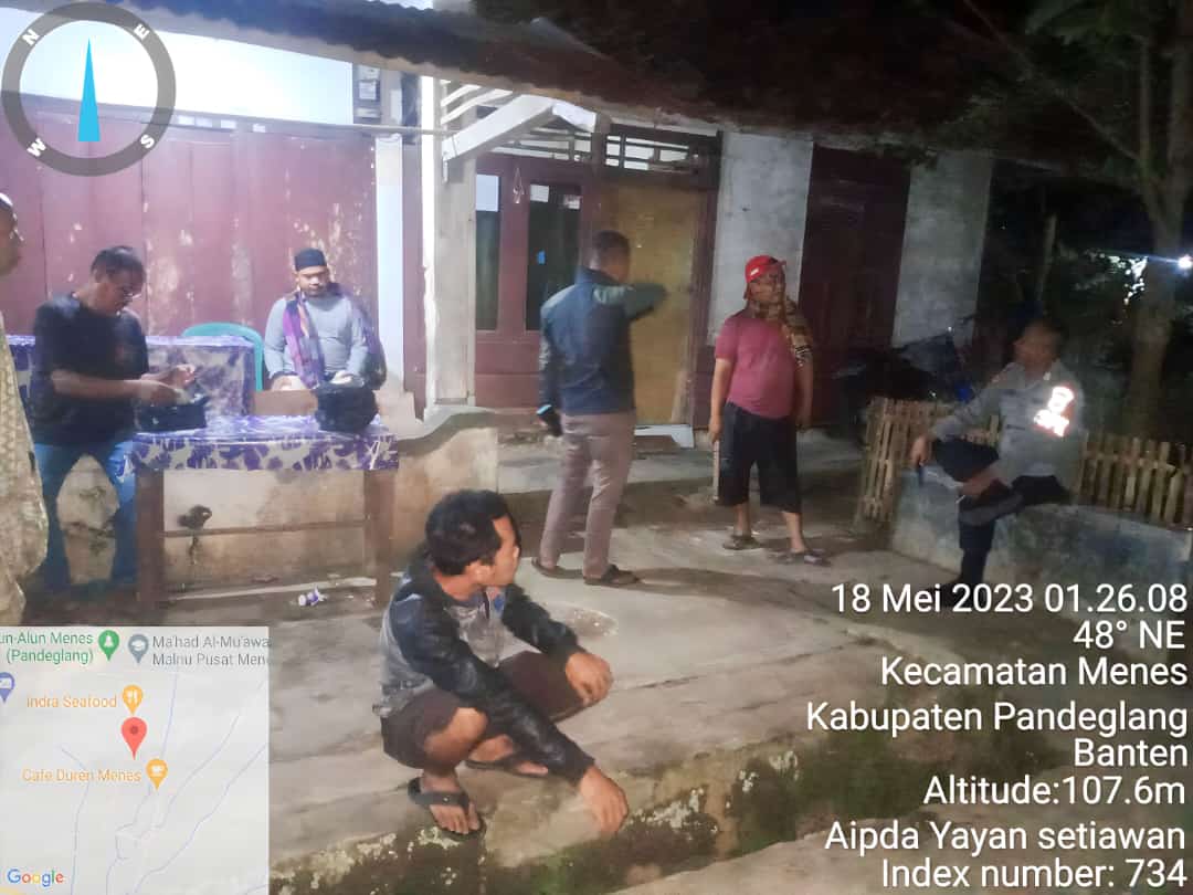 Patroli Malam Hari Terus Dilakukan, Polsek Menes Berikan Himbauan Kepada Warga