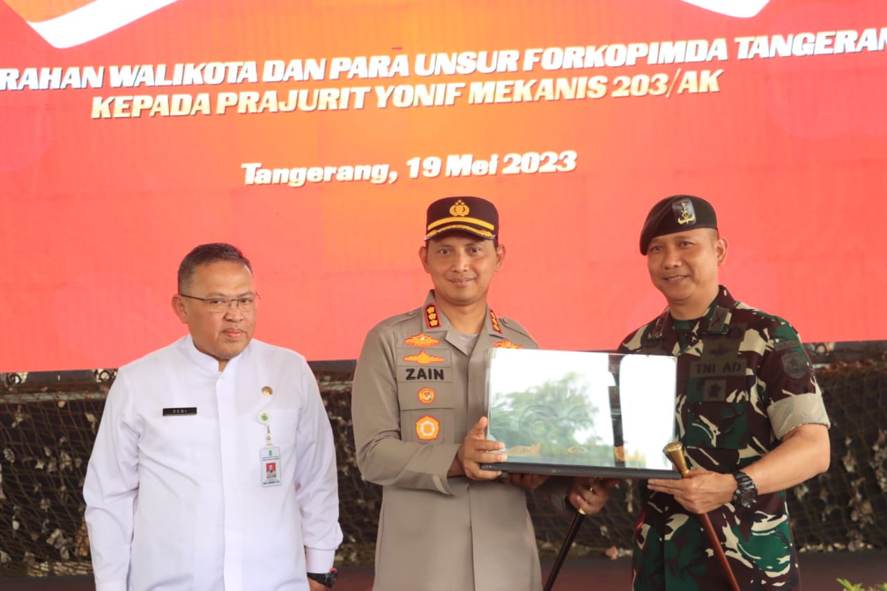 Kapolres Metro Tangerang Kota Hadiri Penyambutan Prajurit Yonif Mekanis 203/ Arya Kemuning Usai Penugasan di Papua