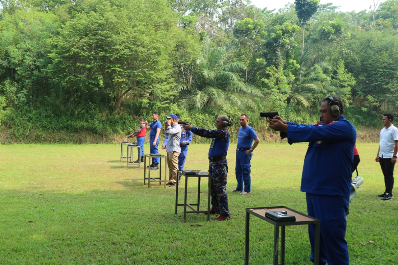 Guna Meningkatkan Kemampuan, Ditpolairud Polda Banten Laksanakan Latihan Menembak