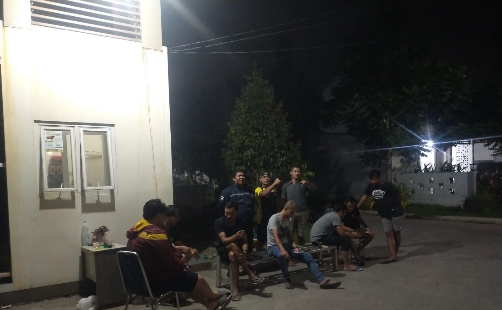 Laksanakan Sambang dan Memberikan Himbauan kepada Masyarakat Desa Warung Bambu Karawang