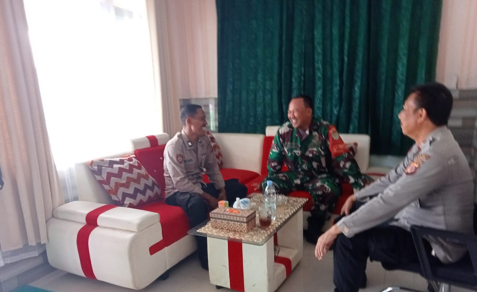 TNI-POLRI Bersinergi Ciptakan Situasi Yang Aman Dan Nyaman Dilingkungan Masyarakat