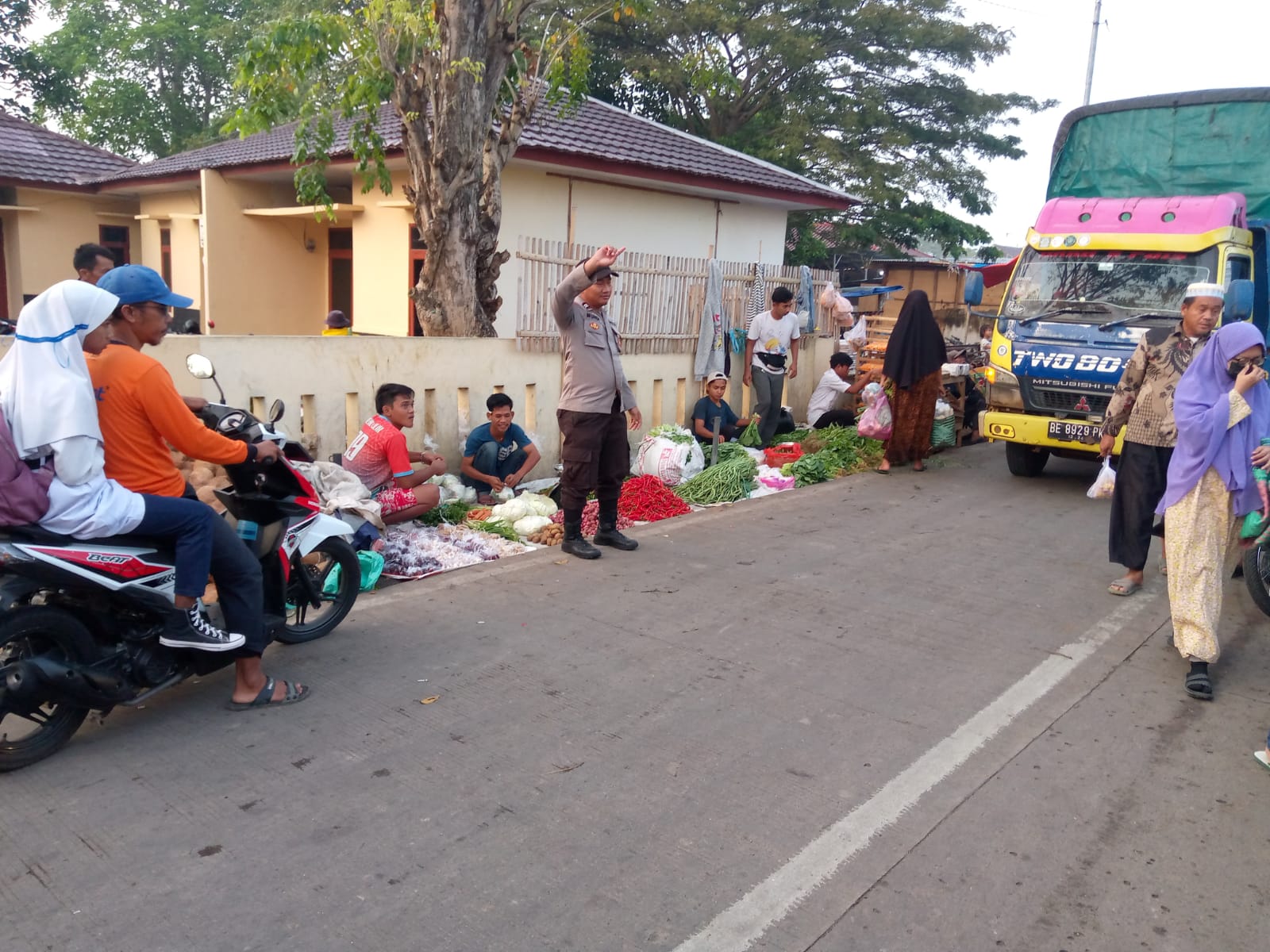 Gatur Pagi Merupakan Pelayanan Pertama Anggota Polsek Pontang Polres Serang Kepada Masyarakat Pontang