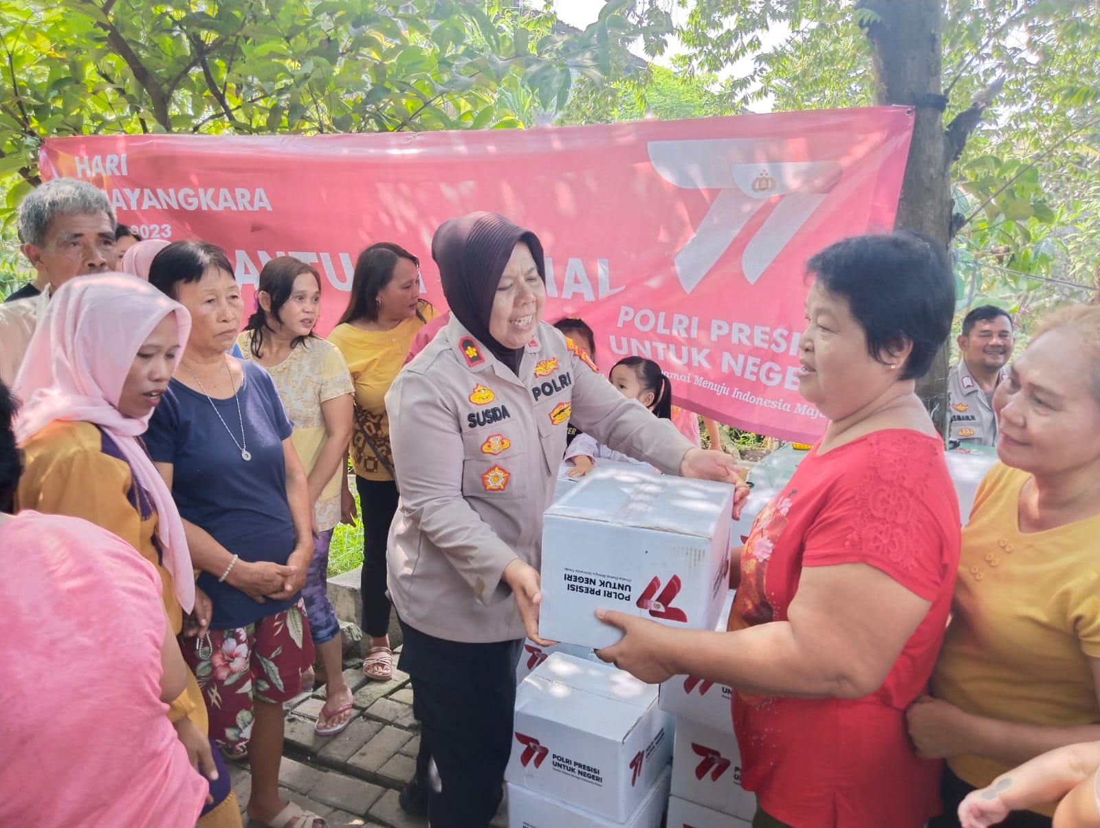 Hari Bhayangkara ke-77, 4.000 Paket Sembako Disebar di Slum Area Wilayah Hukum Polres Metro Tangerang Kota