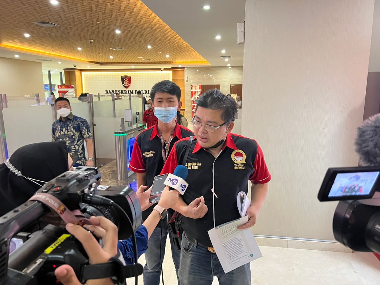 KAPOLDA METRO JAYA DI MINTA TEGAS TINDAK DIRUT UOB KAY HIAN SELAKU TERLAPOR DUGAAN TIPU GELAP DANA NASABAHNYA YANG TAK KOOPERATIF