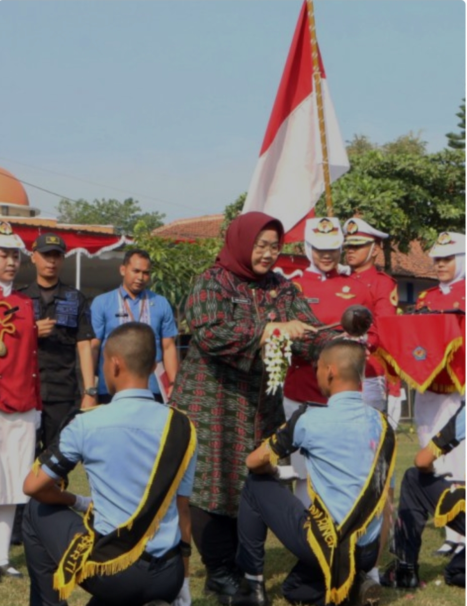 Ini Pesan Bupati Saat  Pelantikan Ketarunaan Angkatan XII SMKN 2 Sragen