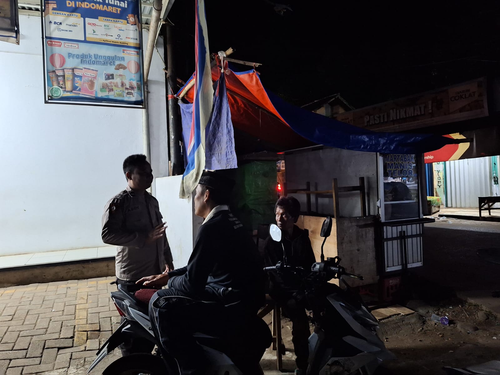 Polsek Pagelaran Laksanakan Patroli Dialogis Ke Pengunjung dan Pengelola Pantai Karoeng