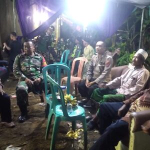 Polsek Pagelaran Polres Pandeglang Sambangi Hajat Warganya