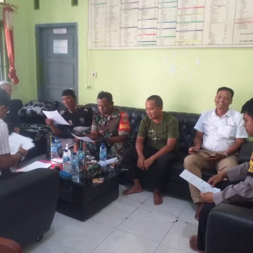 TNI POLRI Bersinergi, Sambangi Kantor Desa Binaan