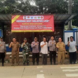 Bersama Muspika Polsek Picung Polres Pandeglang Pasang Spanduk Larangan Balap Liar