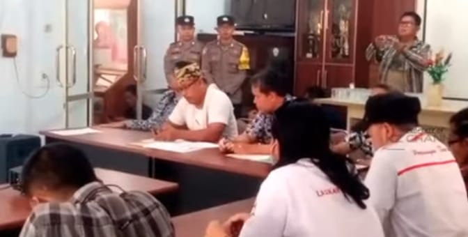 LSM Demo di depan Kantor Disperindag Lebak, Pertanyakan Soal Kebocoran Retribusi PAD Lebak