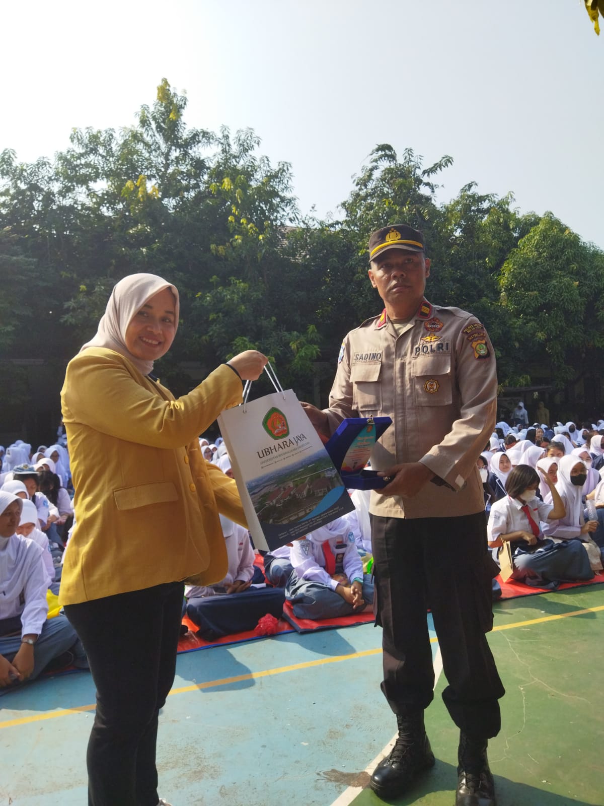 Penyuluhan Hukum Tentang Pencegahan Narkotika Dan Kenakalan Remaja Di Wilayah SMA Negeri 03 Kota Bekasi