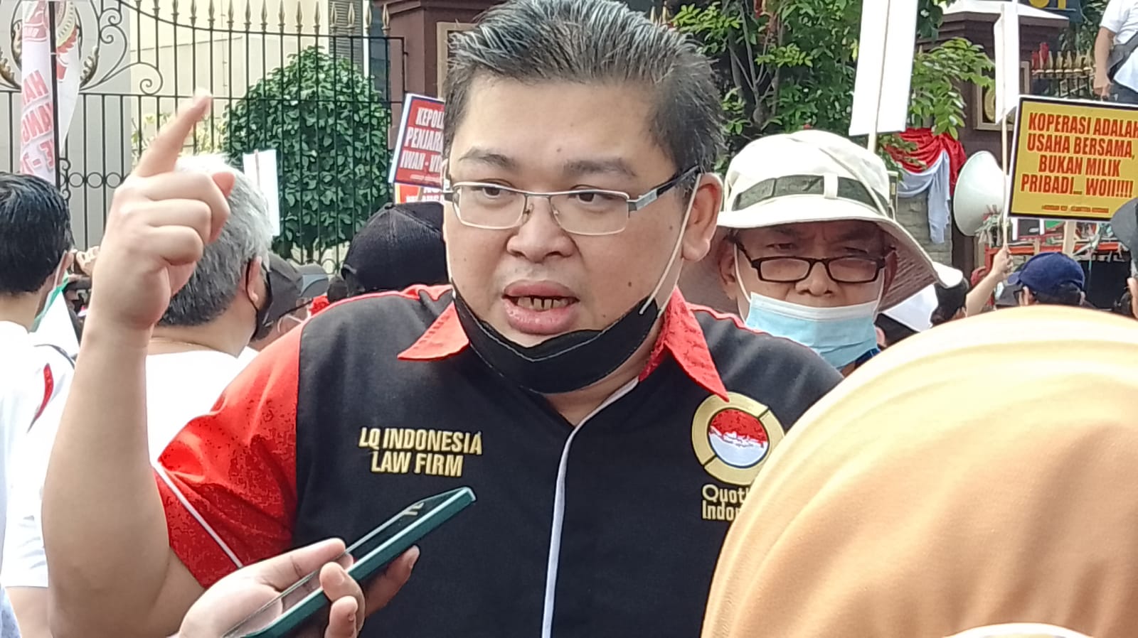 ADVOKAT ALVIN LIM DIJADIKAN TERSANGKA PENCEMARAN NAMA BAIK DALAM MEMBERIKAN KRITIK MEMBELA KLIENNYA, IMUNITAS UU ADVOKAT DIPANDANG MANDUL