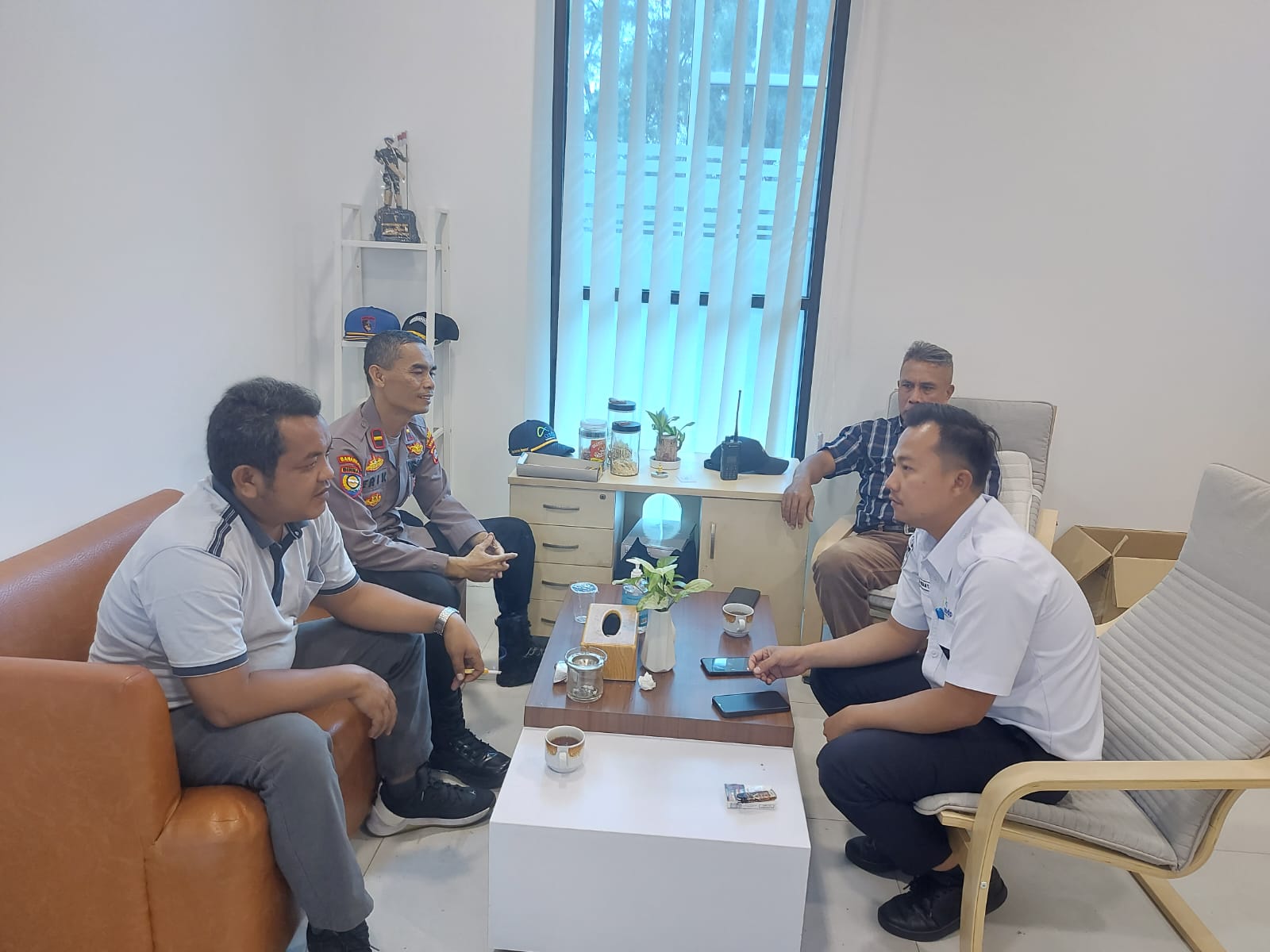 Mengimplementasikan Comander Wish Kapolda Banten Personel Polsek Kskp Merak Polres Cilegon Laksanakan Yuk Ngopi Wae