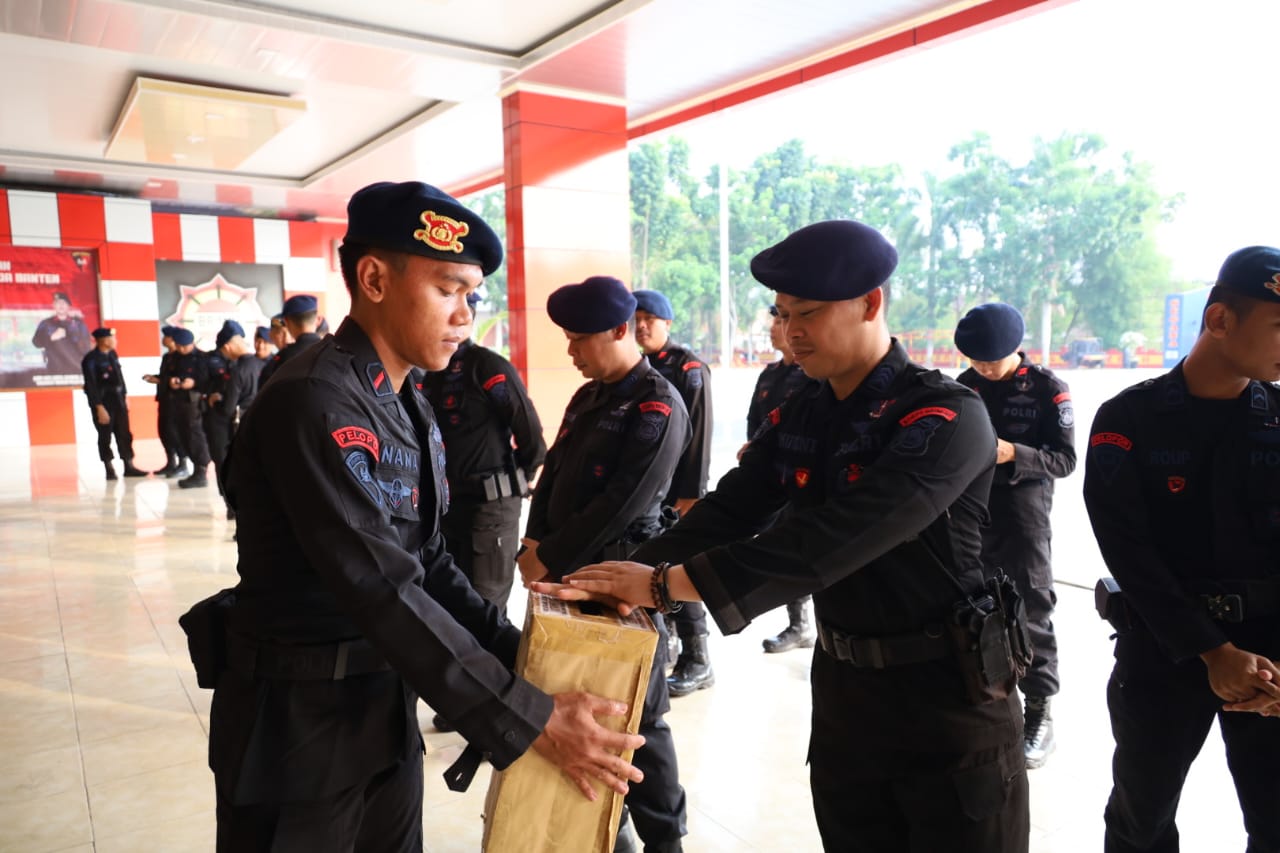 Tingkatkan Kepedulian, Satbrimob Polda Banten Terus Menggelar Kamis Sodaqoh