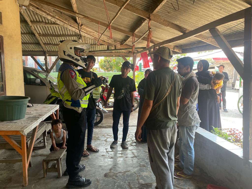 Sat Lantas Polres Karawang Sampaikan Super Apps Kepada Masyarakat