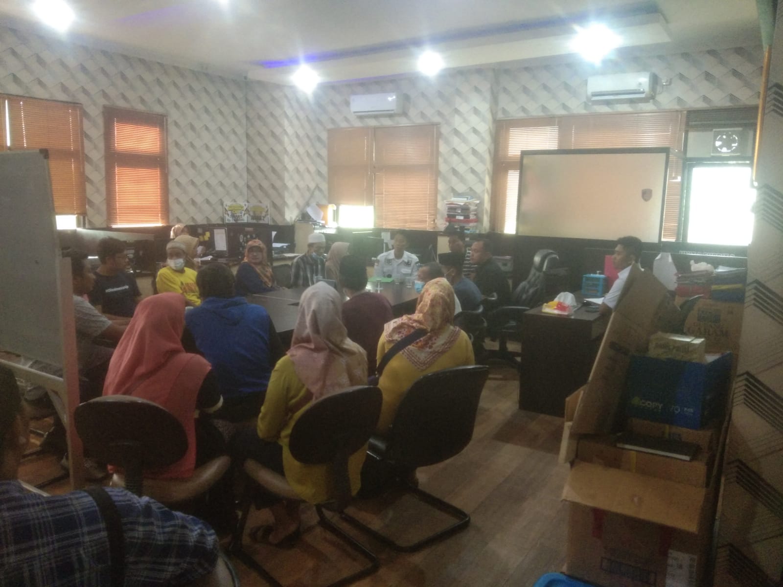 Ditreskrimum Polda Banten Kabulkan Permohonan Keluarga Untuk Penangguhan Tahanan 6 Tersangka Kepemilikan Senjata Api Jenis Locok