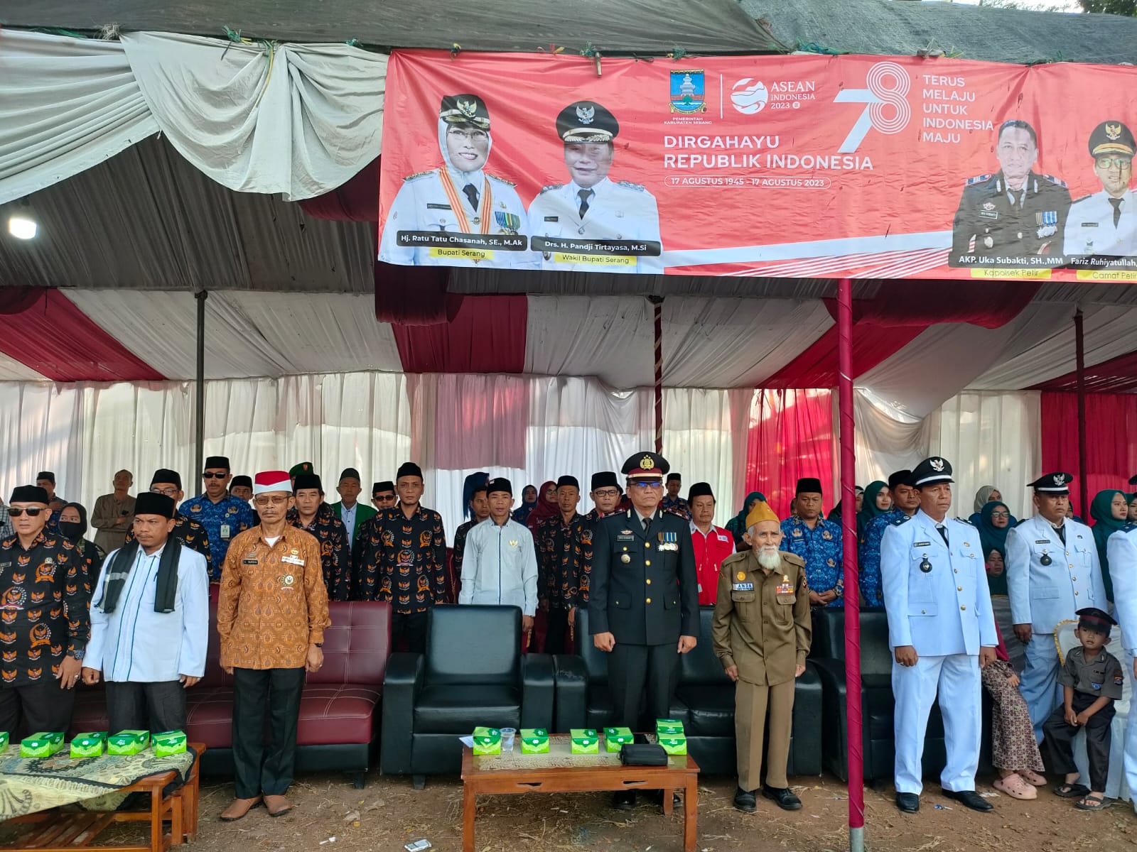 Kapolsek Petir Polres Serang Ikuti Upacara Pengibaran Bendera Merah Putih Dalam Rangka HUT RI Ke-78 