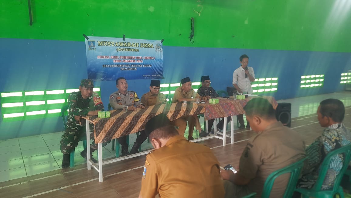 Musdes Kadugenep Dalam Penyusunan Rencana Kerja Pembangunan Desa 2024 dan DU-RKPDES Tahun 2025 Dihadiri Oleh Bhabinkamtibmas Polsek Petir Polres Serang