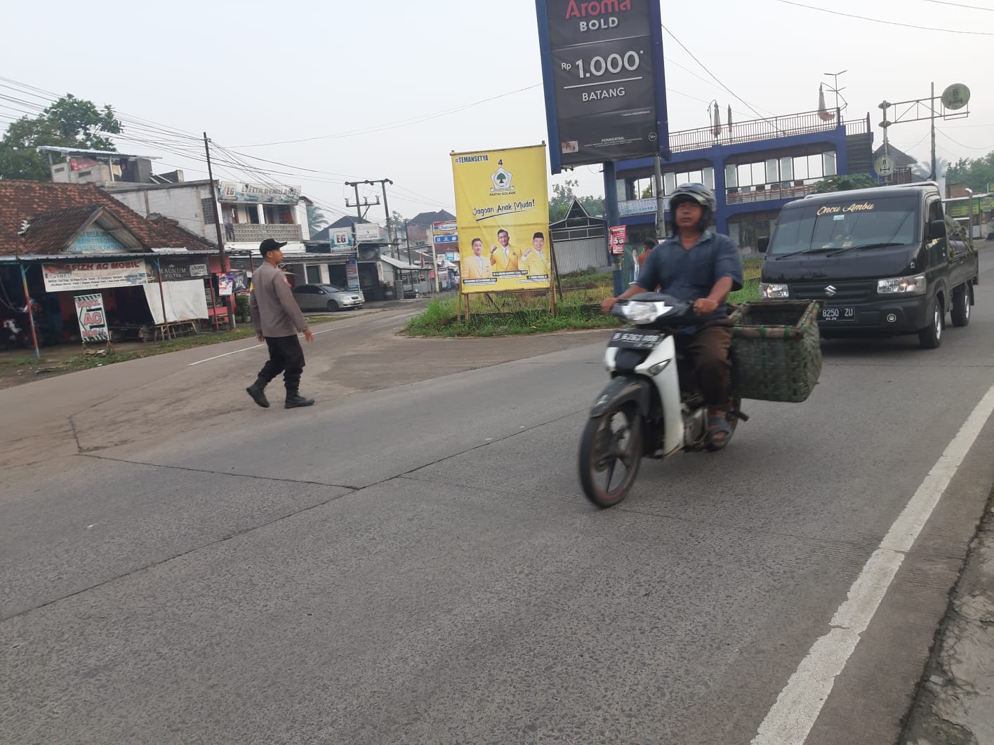 Strong Poin Pagi Wujud Nyata Dalam Memberikan Pelayanan Kemasyarakat oleh Anggota Polsek Petir Polres Serang