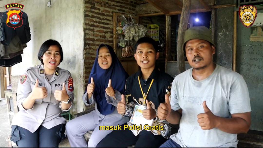 Membanggakan, Anak Buruh Peternakan Ayam di Banten Lulus Jadi Polisi