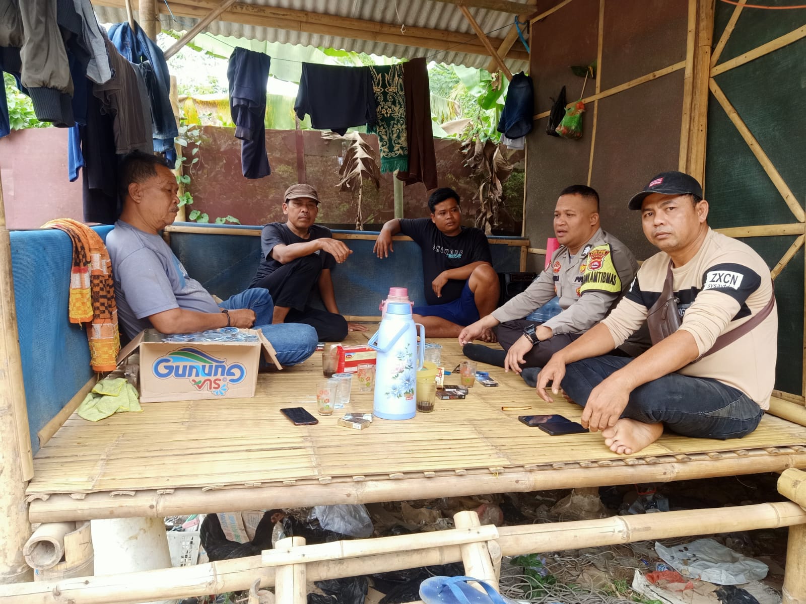 Sambang dan Silaturahmi Bhabinkamtibmas Polsek Petir Polres Serang Dalam Menyampaikan Pesan Kamtibmas