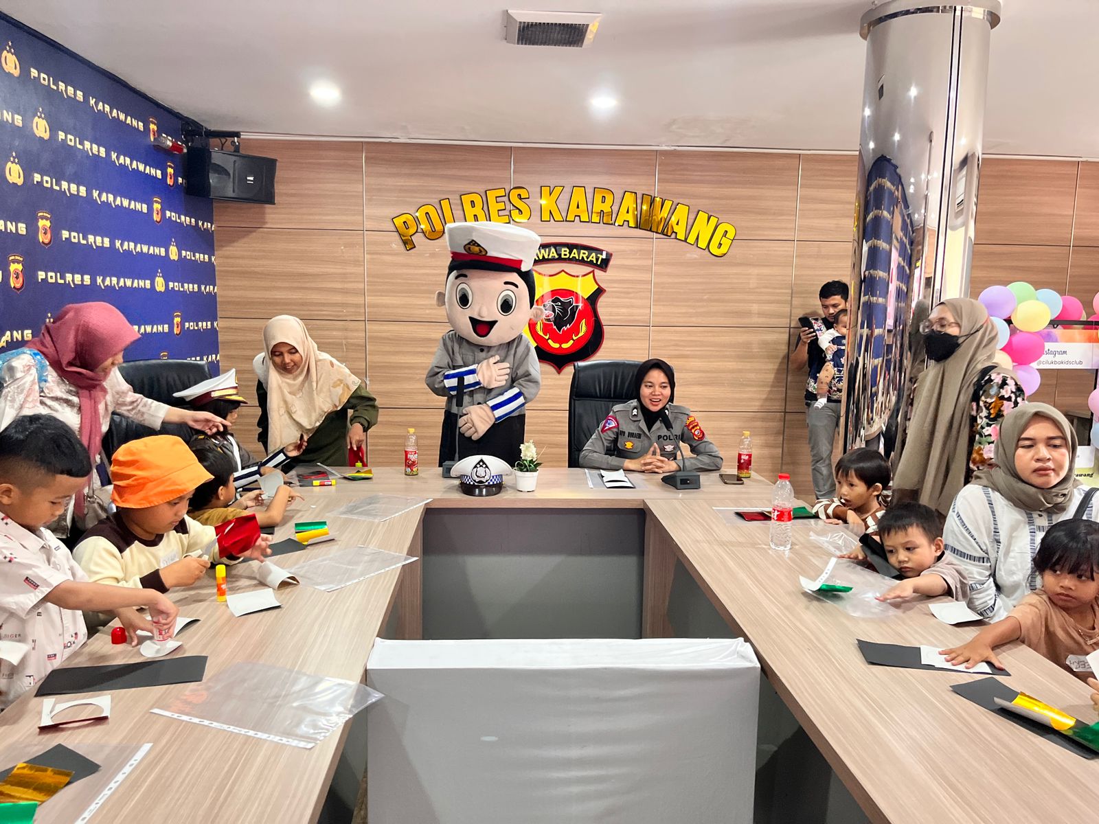 Satlantas Polres Karawang Hadirkan Keseruan Bersama Komunitas Cilukba Kids