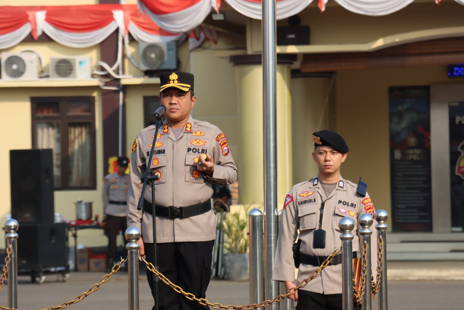 Kapolres Serang Pimpin Upacara Kenaikan Pangkat Pengabdian dan Penghargaan Personel Polres Serang