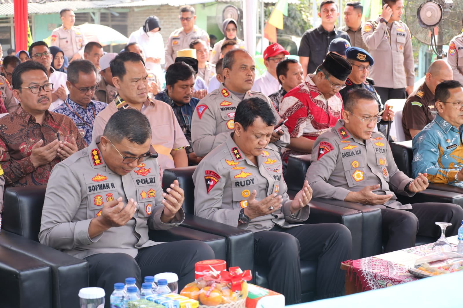 Dampak Musim Kemarau, Kapolda Banten Berikan Bantuan Sumur Bor dan Pompa Air