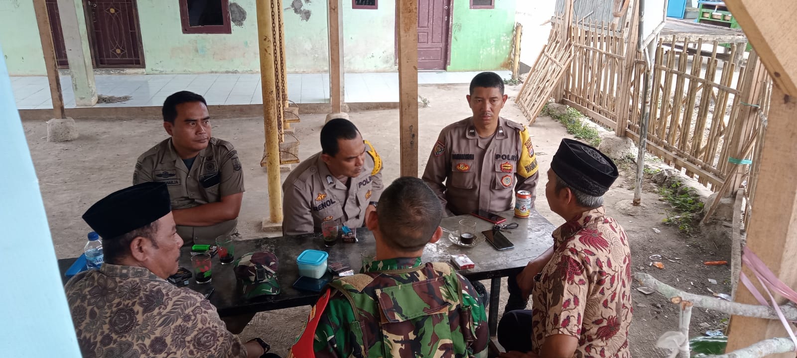 Patroli Dialogis KRYD dan Sinergitas Tiga Pilar Polsek Petir Polres Serang