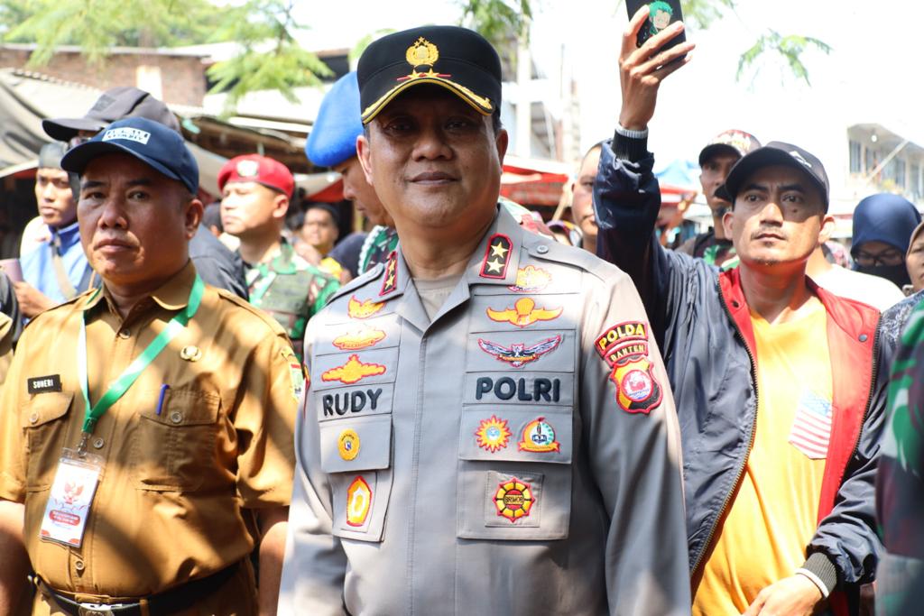 Kapolda Banten Dampingi Kunjungan Kerja Presiden Jokowi, Tinjau Pembangunan Industri dan Berikan Bantuan Pangan di Cilegon