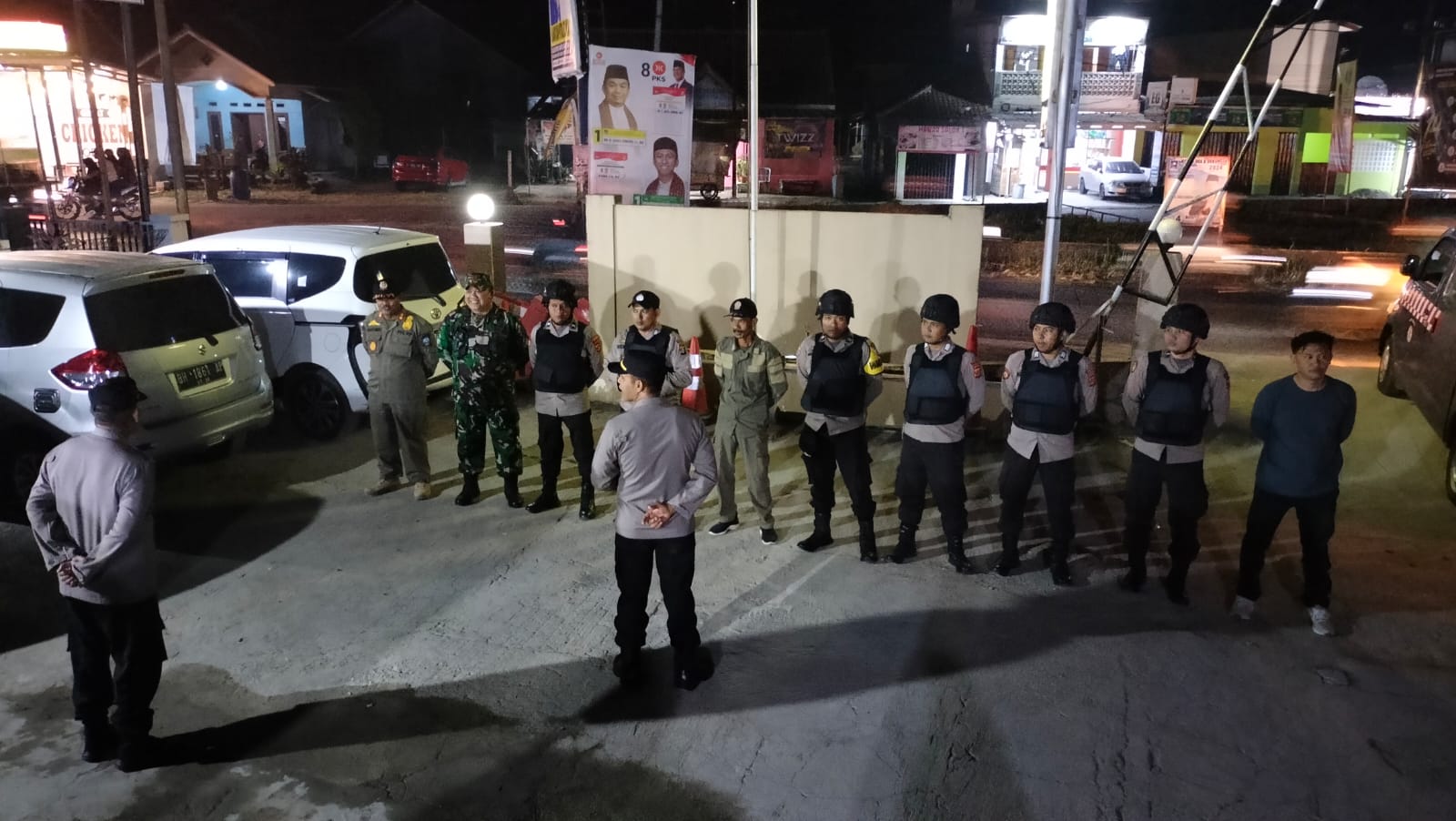Apel Patroli KRYD Skala Besar Gabungan Tiga Pilar Kec. Petir dan Kec. Tunjung Teja Di Polsek Petir Polres Serang