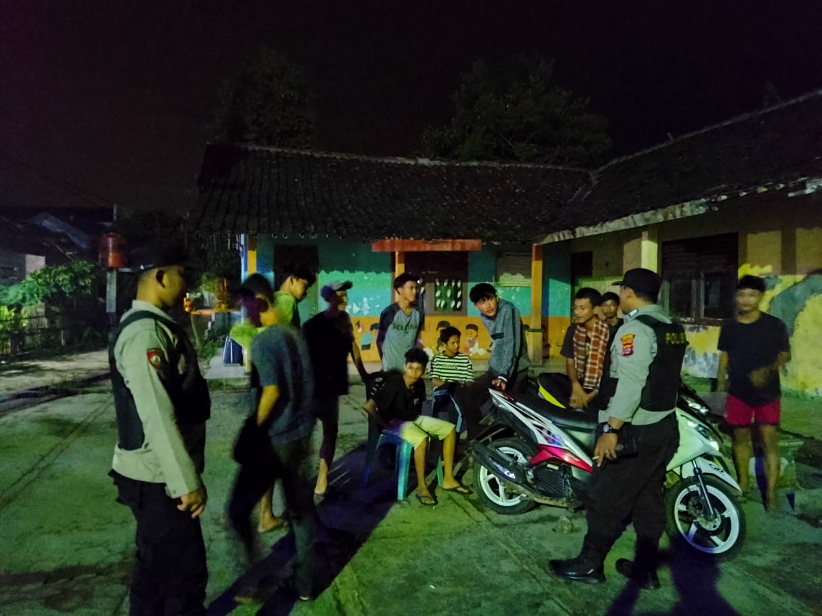 Antisipasi Kriminalitas Dengan Patroli Dialogis KRYD Unit Samapta Polsek Petir Polres Serang