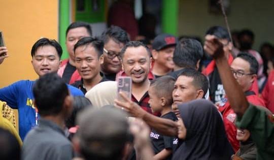 Ngamen Solidaritas PSI menggocang Tangerang
