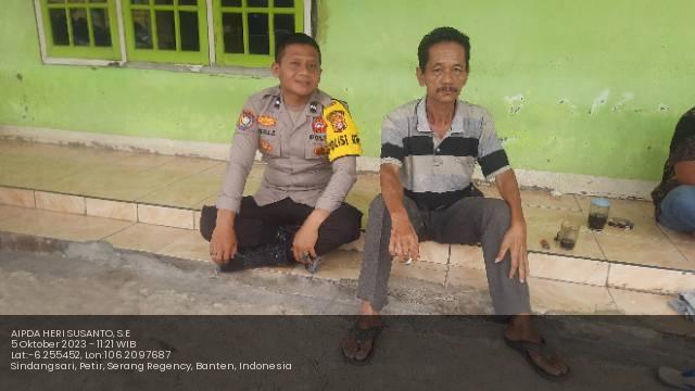 Kanit Binmas Polsek PetirPolsek Petir Melaksanakan Silaturahmi Warga Binaan Polisi RW Dalam Menyampaikan Pesan Kamtibmas
