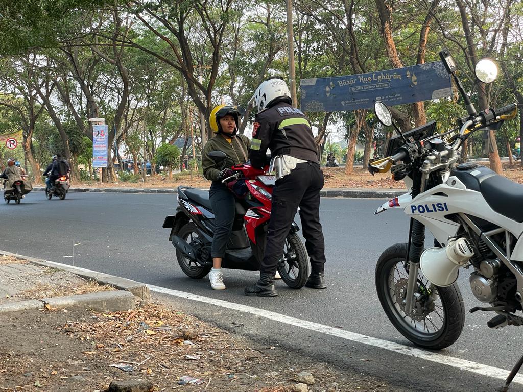 Satlantas Polres Karawang Kembali dengan Patroli Humanisnya