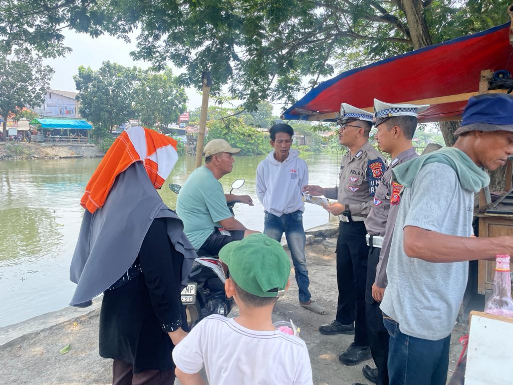 Satlantas Polres Karawang Gencar Sampaikan Peraturan Lalu Lintas