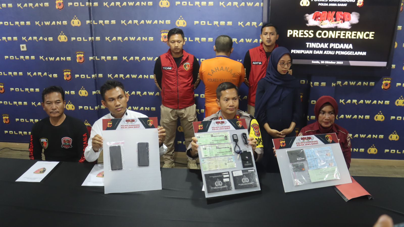 Polres Karawang Amankan Pelaku Arisan Bodong Dengan Total Kerugian 1,9 Milyar